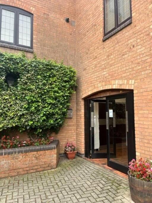 Bs - Luxury Top Floor 4 Bed Apartment With Garage In Town Centre - No Lift Stratford-upon-Avon Bagian luar foto
